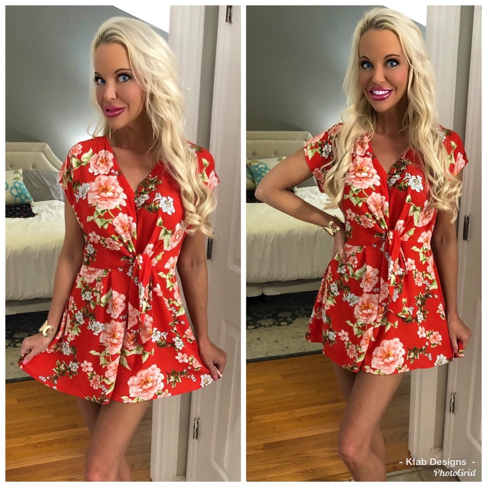 🥰LAST 1! 💕Red Short cap sleeve floral romper! - Picture 2 of 3